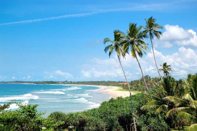 playa de sru lanka viaje para mujeres rumbo a ti