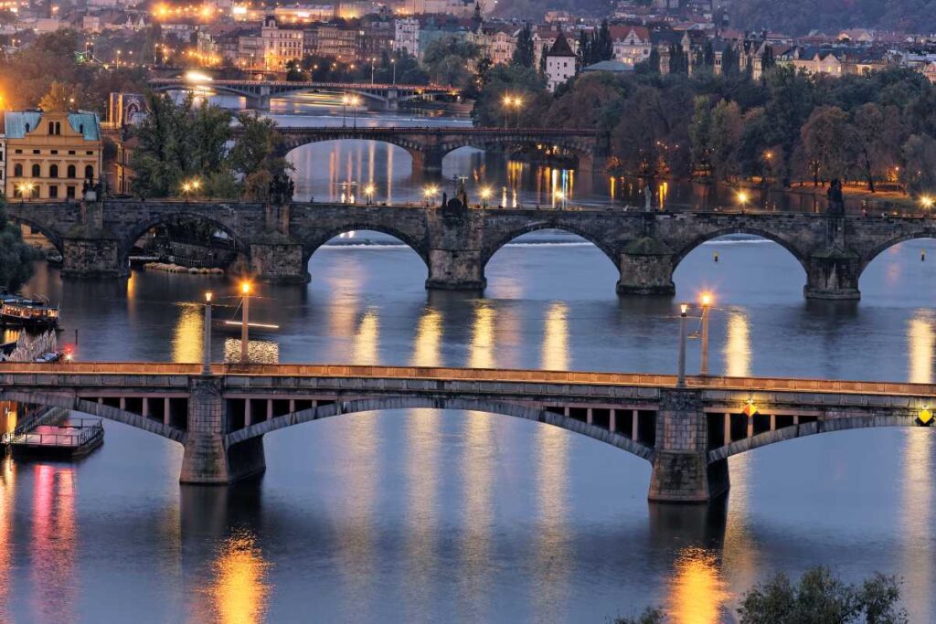 escapada a praga mercados navideños puentes